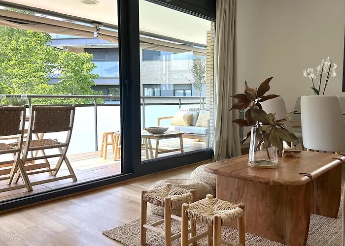 Appartement Lets Holidays With Pool In Quiet Area