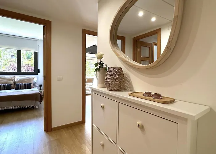 Appartement Lets Holidays With Pool In Quiet Area